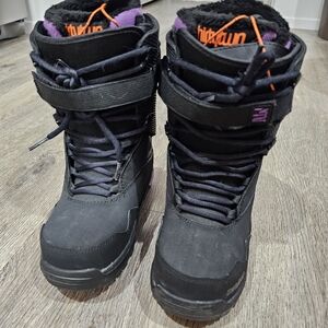 Thirtytwo Women's Black and Purple Winter Boots